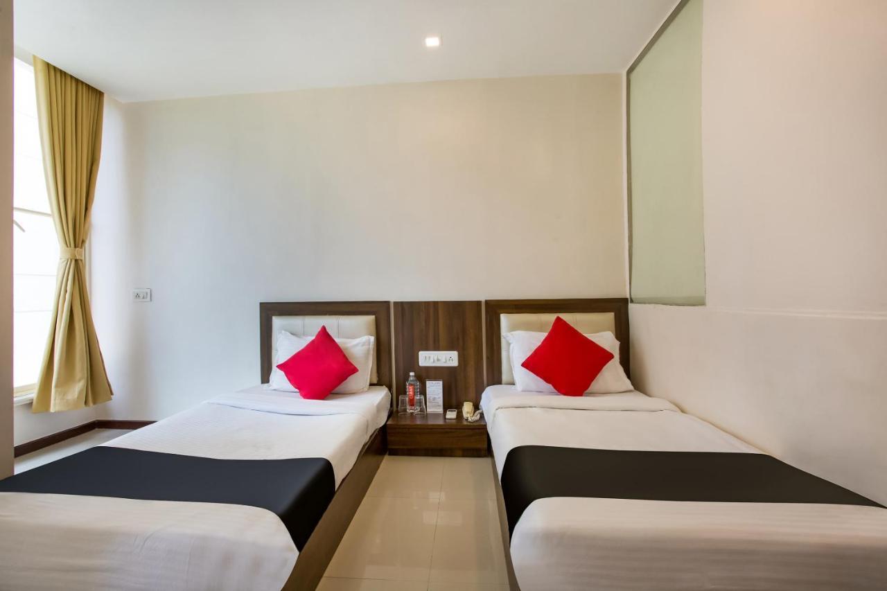 Capital O 35557 Hotel Aura Mumbai Exterior photo