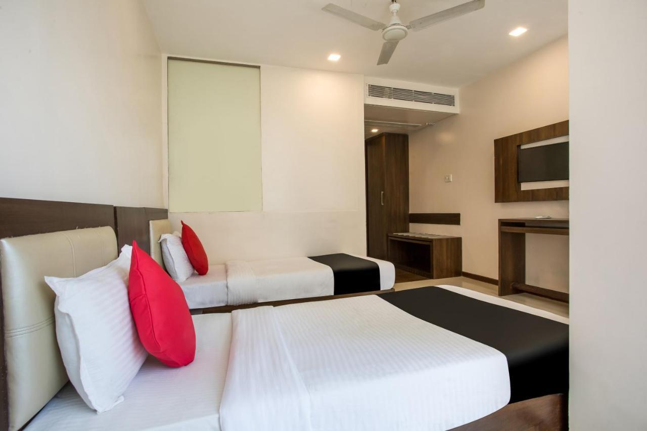 Capital O 35557 Hotel Aura Mumbai Exterior photo